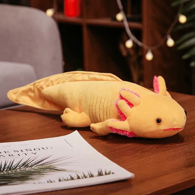peluche ajolote amarillo