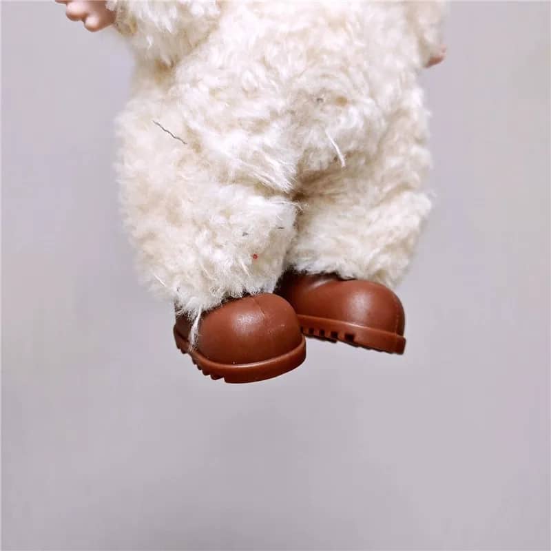 Zapatos Labubu marrón para muñeca
